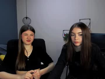 couple Cam Girls Live with lissa_night
