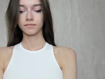 girl
        cutie_ghostie cam image #5113
