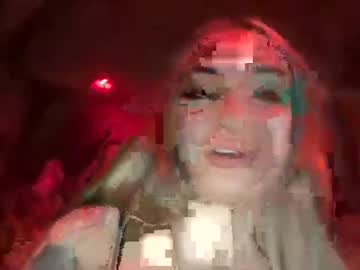 couple Cam Girls Live with twistedstones420