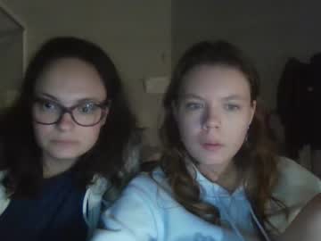 couple Cam Girls Live with 2crazywoman