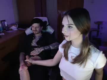 couple Cam Girls Live with gamebelka