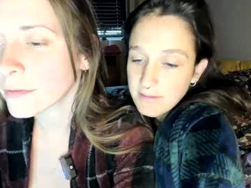 couple Cam Girls Live with sillygirlsxx