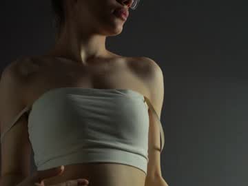 girl
        gidzenda cam image #10994