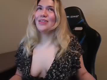 girl
        virgngirl cam image #7008