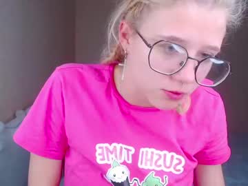 girl
        _little_ki1tty cam image #9003