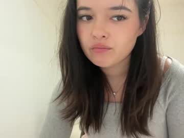 girl
        sabrina_heart_aus cam image #30101