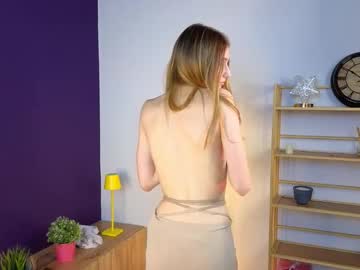 girl
        julianagossage cam image #23648