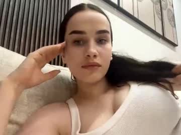 girl Cam Girls Live with plush_flame_twinkle_meow