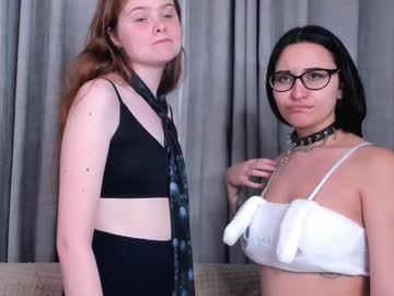 couple Cam Girls Live with earleneclarkston