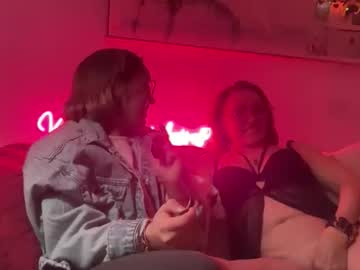 couple Cam Girls Live with mumandminidesires