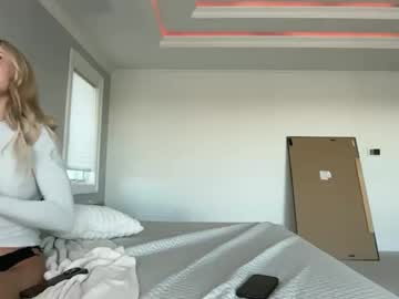 girl
        lilybrown07 cam image #34264